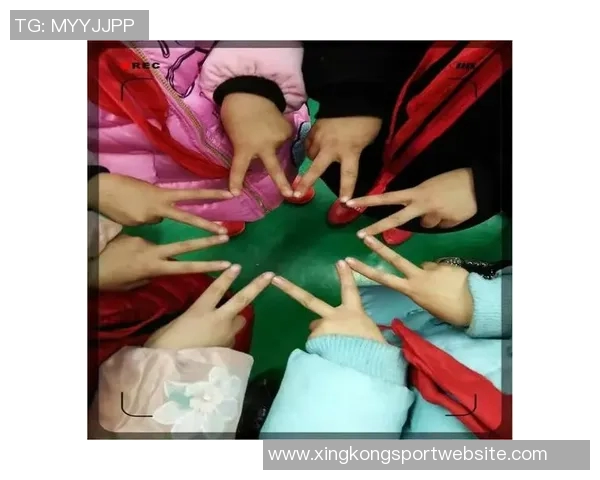 李梦分享中秋团圆美照祝福大家共度佳节快乐时光