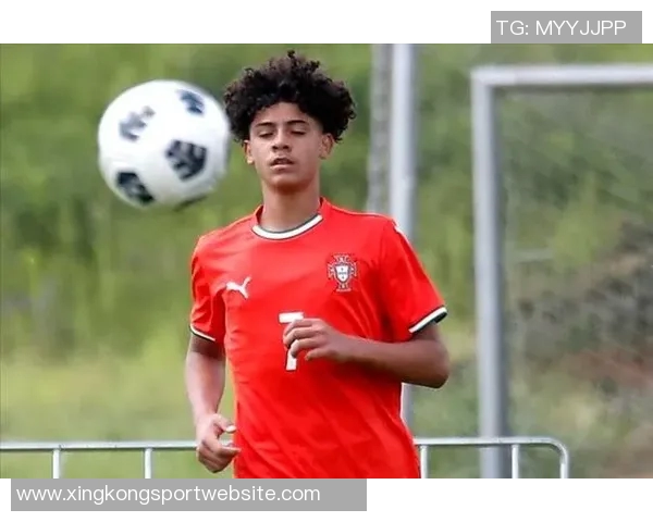 迷你罗替补登场上演U16国家队首秀父子同台的时刻即将到来