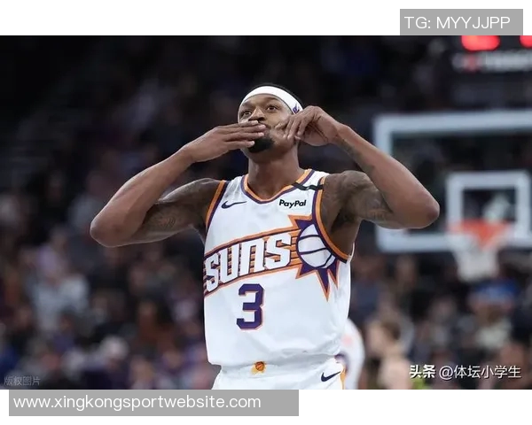 比尔上场时快船防守如同多了一道自动感应门的深度解读